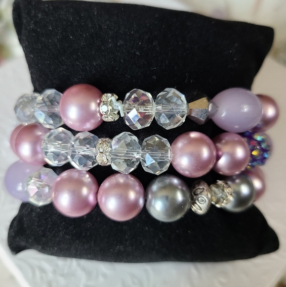 🤚SOLD Handmade Lilac Bracelet Glass Beads - Picture 2 of 13